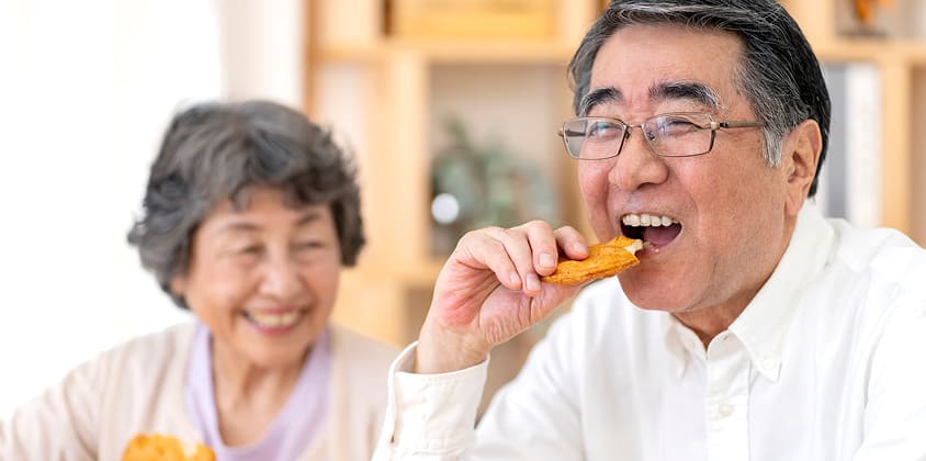 ご自身の歯とほとんど変わらない感覚で、しっかりと噛むことができます