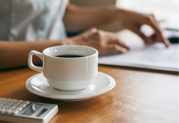 毎日のコーヒーや紅茶で、歯の着色が気になってきた