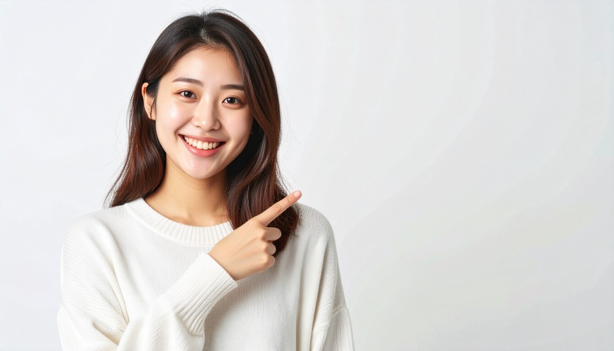 審美歯科と一般歯科の違いを説明する女性
