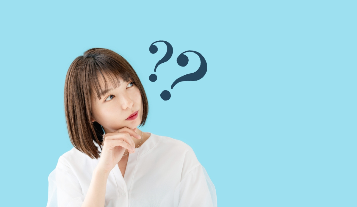 親知らずはいつごろ生えるのか考える女性